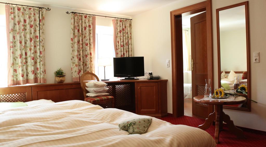 Die Lilie / Hotel Garni Reutte Eksteriør billede