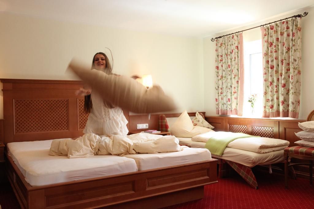 Die Lilie / Hotel Garni Reutte Eksteriør billede