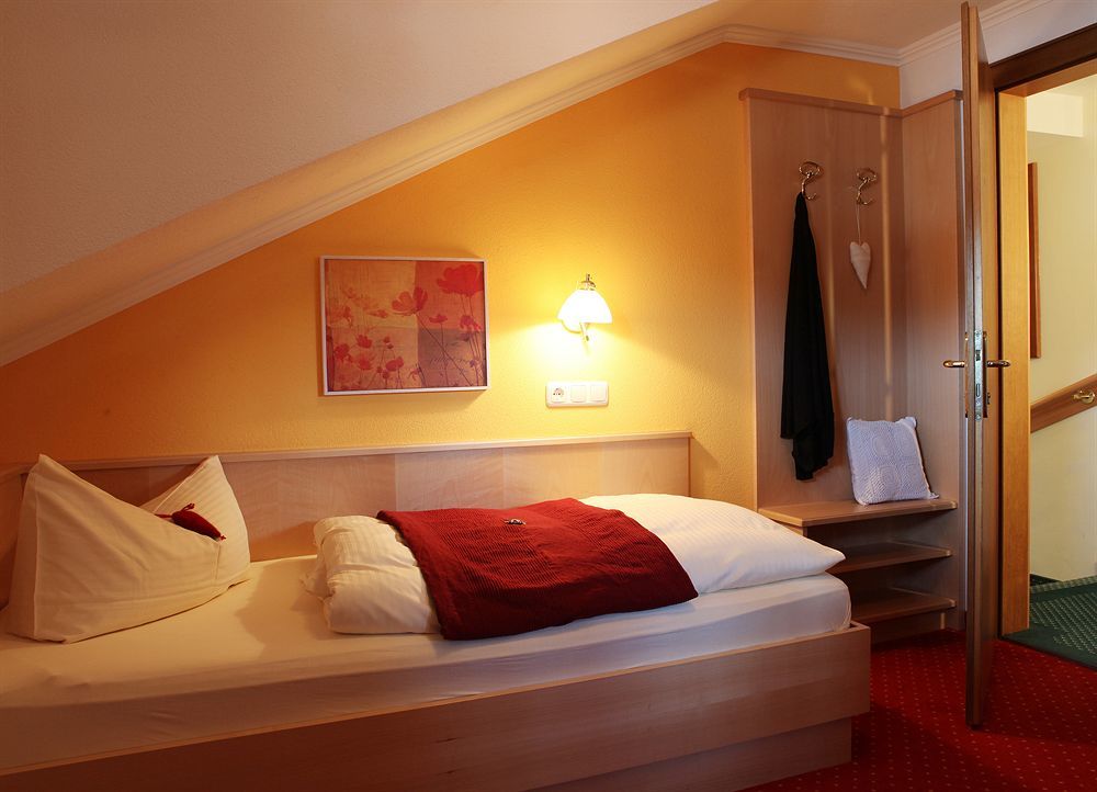 Die Lilie / Hotel Garni Reutte Eksteriør billede